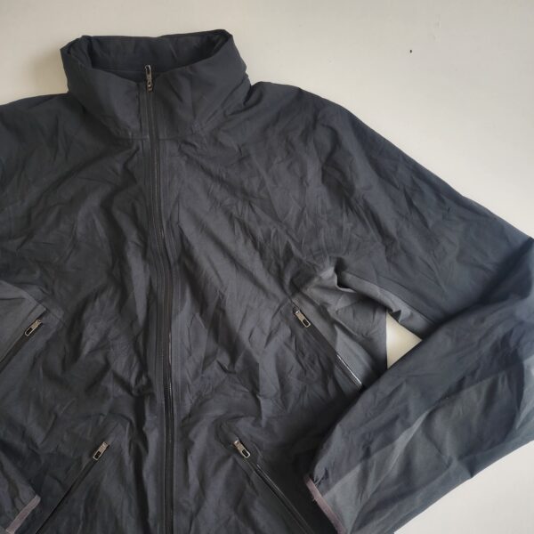 Chumpa impermeable Lululemon - Imagen 2