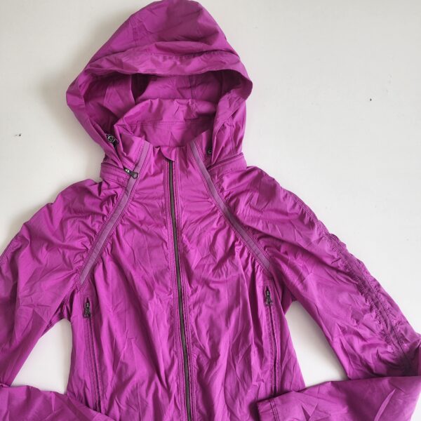 Chumpa impermeable Lululemon - Imagen 2
