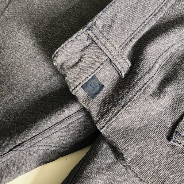 Pantalón Lululemon 28 - Imagen 3