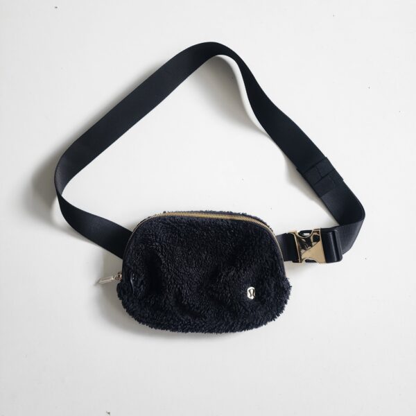 Cangurera teddy Lululemon