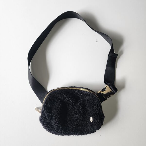 Teddy belt bag Lululemon