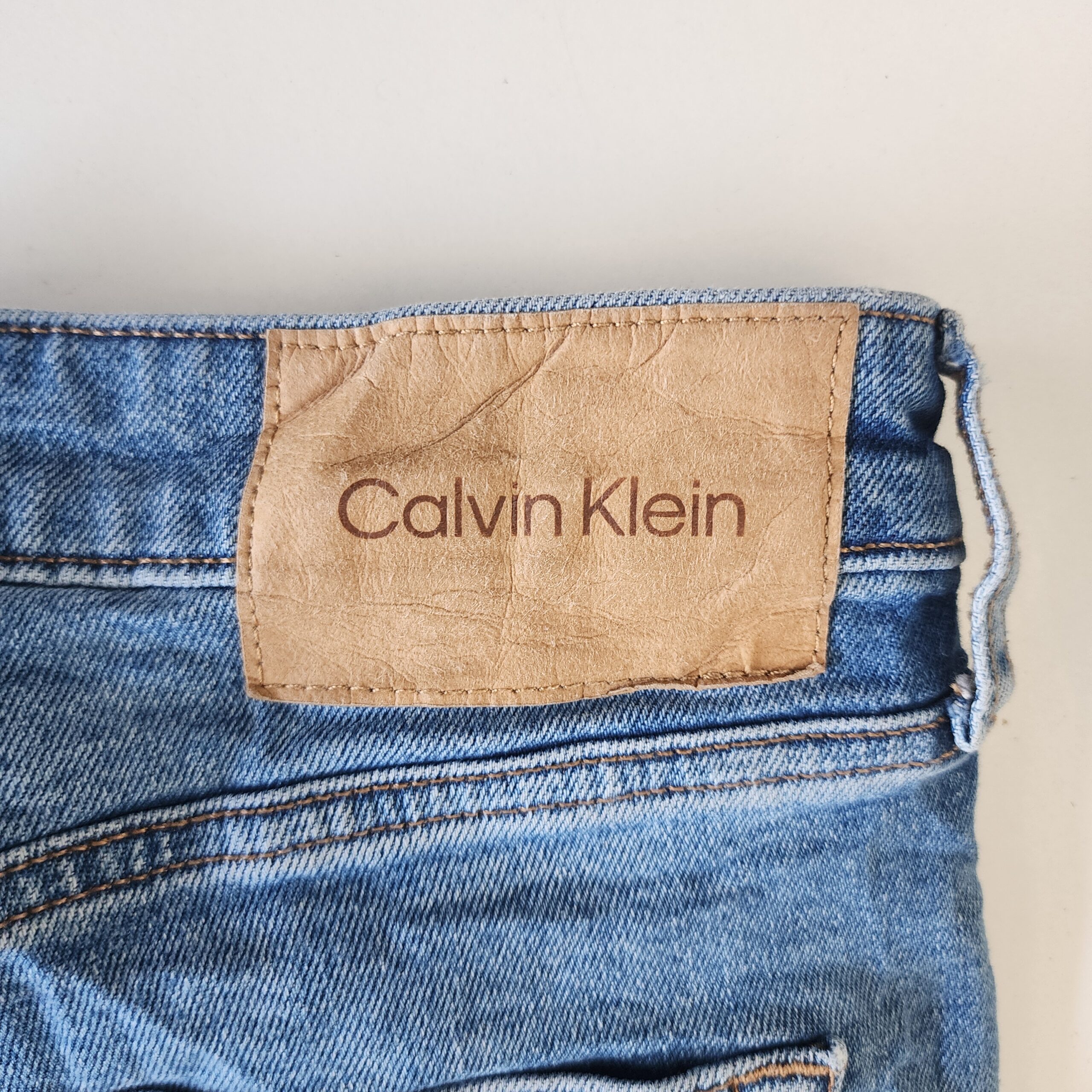 Pabtalon Calvin Klein - Imagen 3