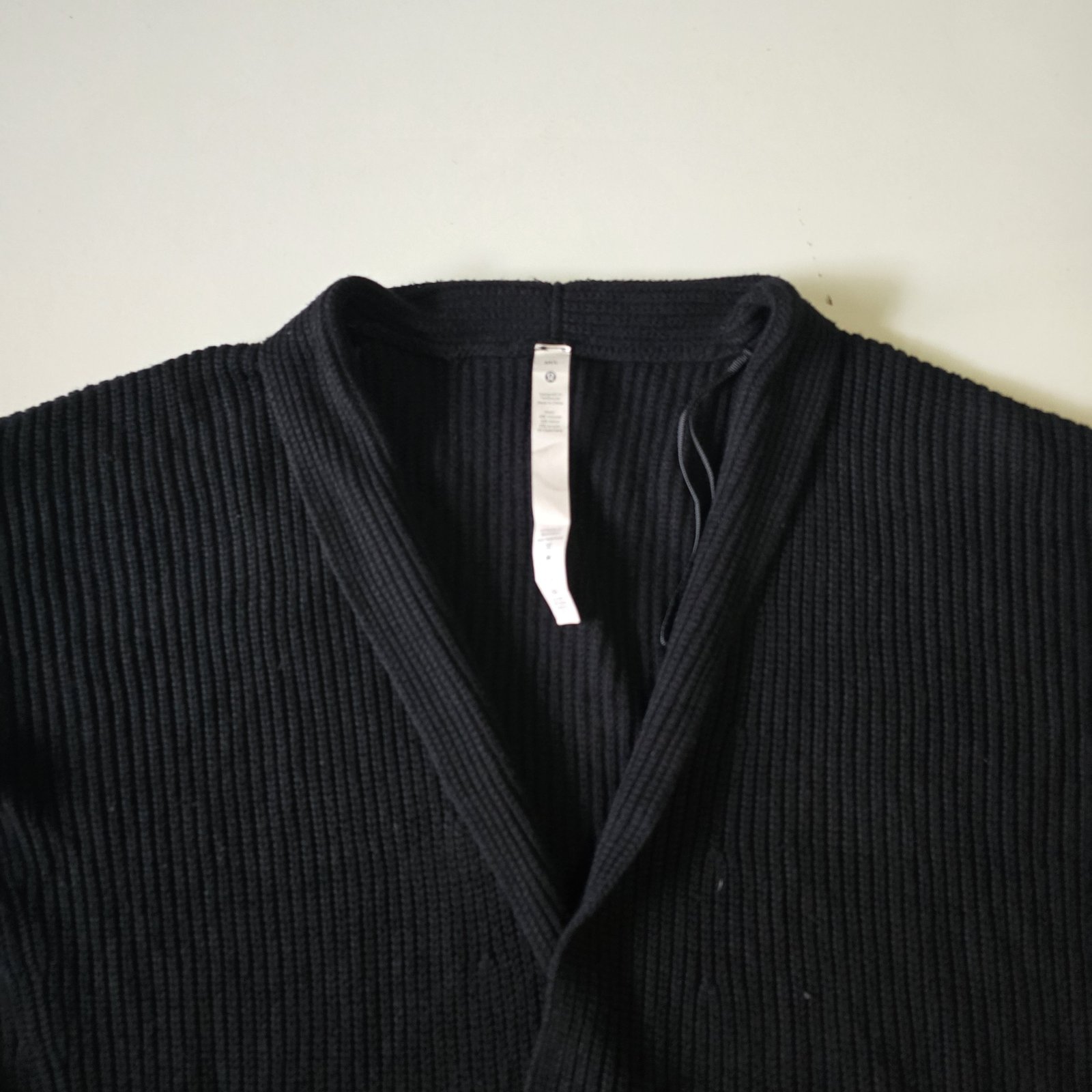 Cardigan Lululemon talla M/L para dama