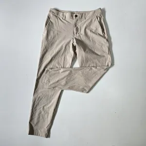 Pantalón Lululemon talla 32 para caballero