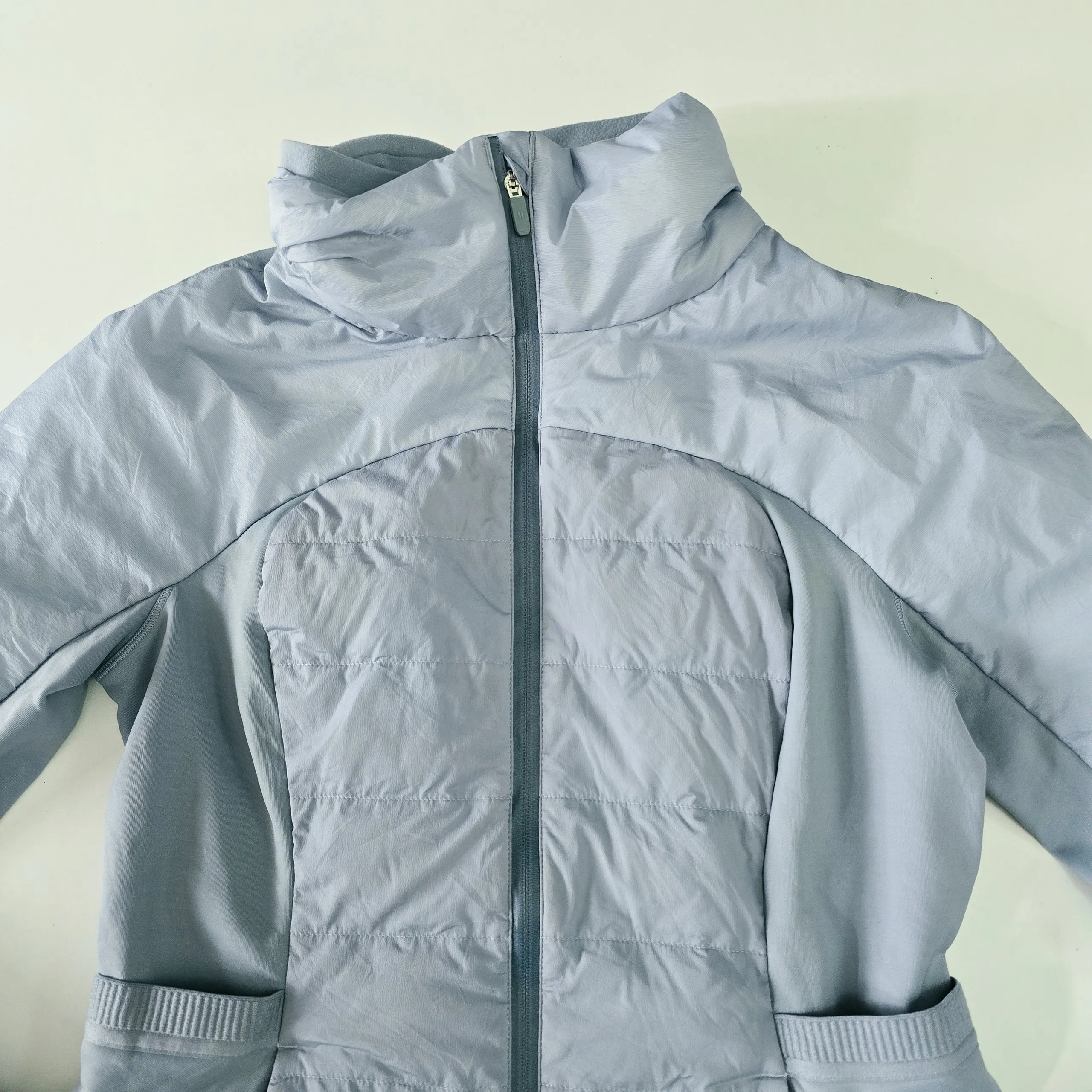 Chumpa Lululemon talla 6 para dama